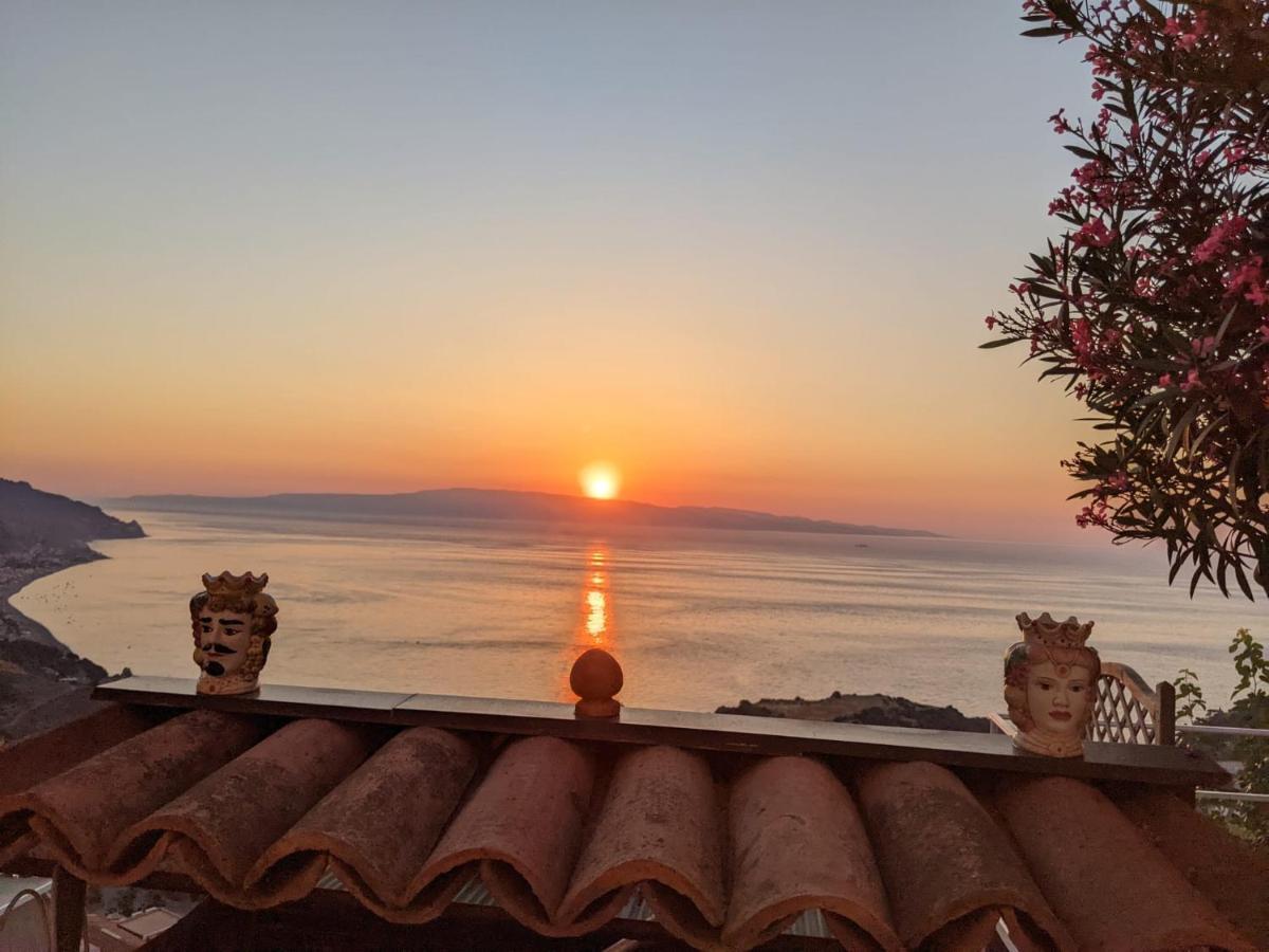 Апартаменты U Castiddanu Breathtaking View Таормина Экстерьер фото